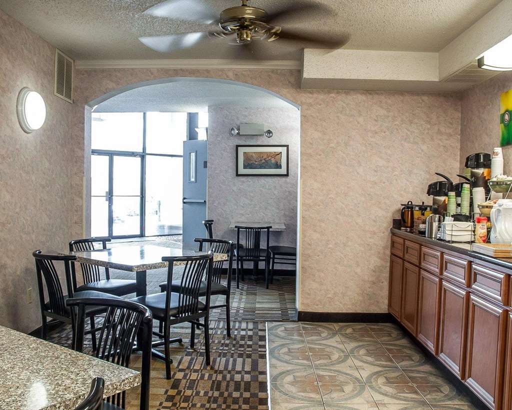 Quality Inn Near Six Flags St. Louis Pacific Restaurant billede