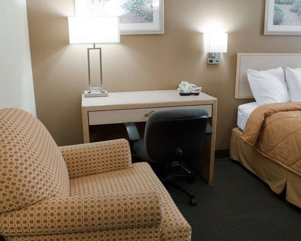 Quality Inn Near Six Flags St. Louis Pacific Værelse billede